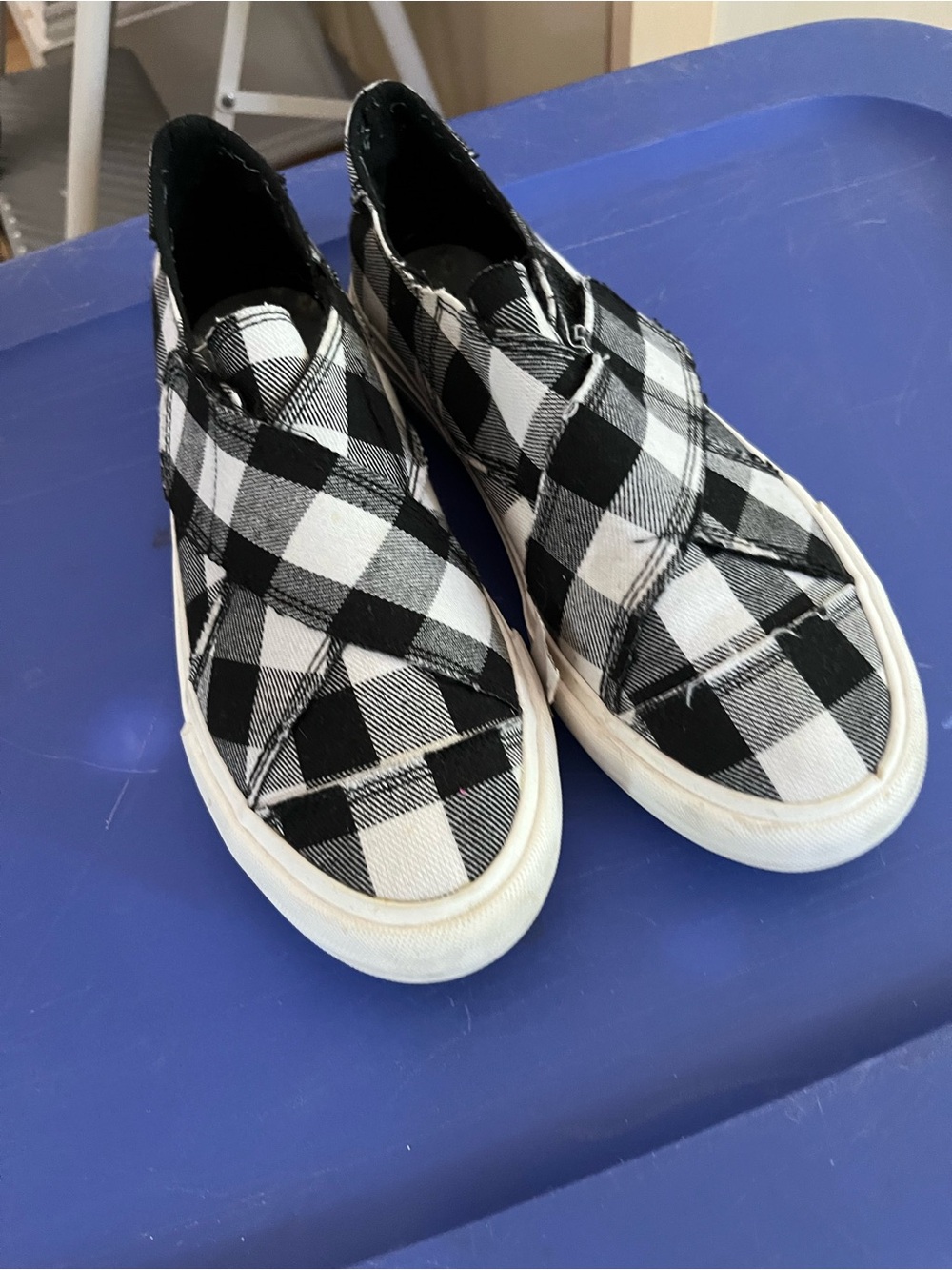 Women’s plaid shoes